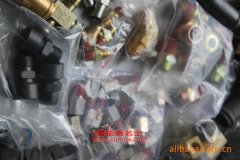 星達XXQ5280XXY廂式運輸車用的濰柴WD615.44發(fā)動機的配件及修理