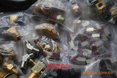 凌野NJ5250ZLJ自卸垃圾車(chē)用的濰柴WD615.56發(fā)動(dòng)機(jī)的配件及修理